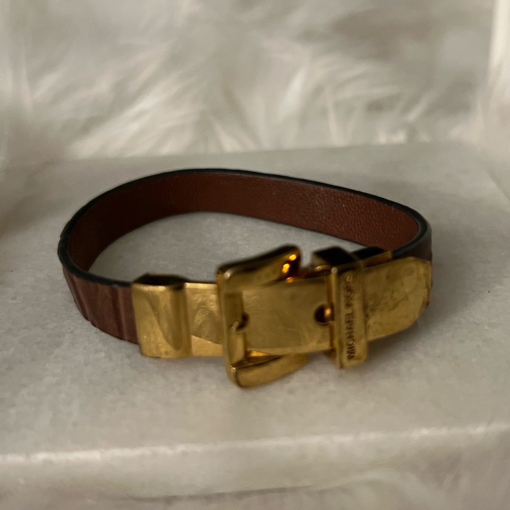 ✔Michael Kors Leather Belt Bracelet - Picture 2 of 9